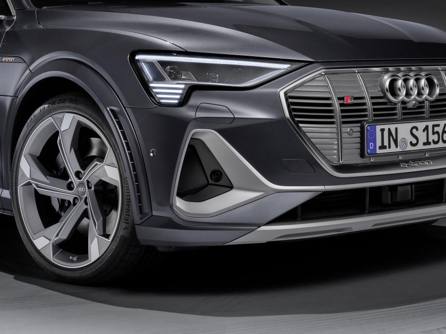 Детали экстерьера Audi e-tron S Sportback 2020 года  (WW) (фото 48 из 77)